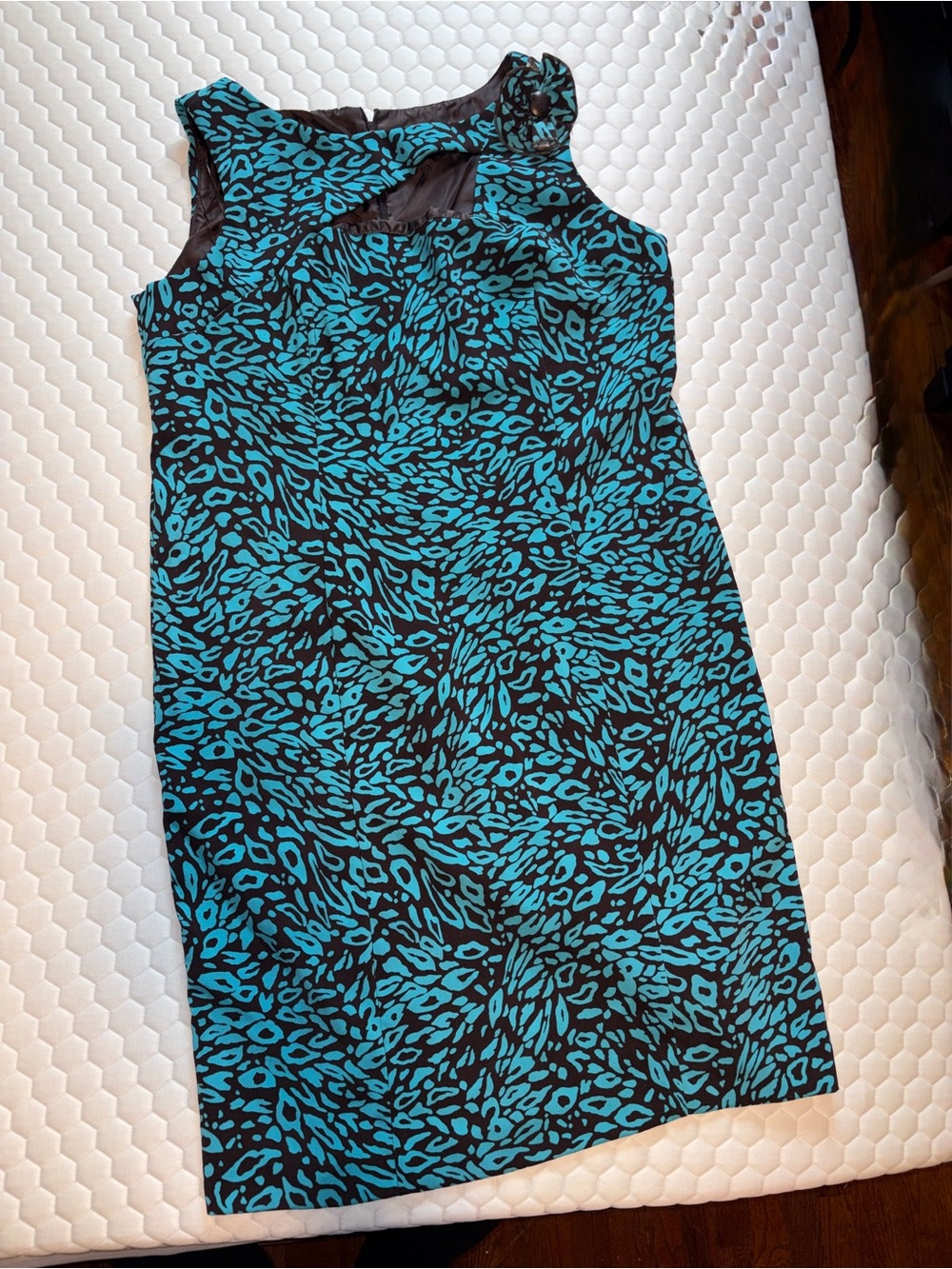 Sleeveless Teal and Black Printed Sheath Dress